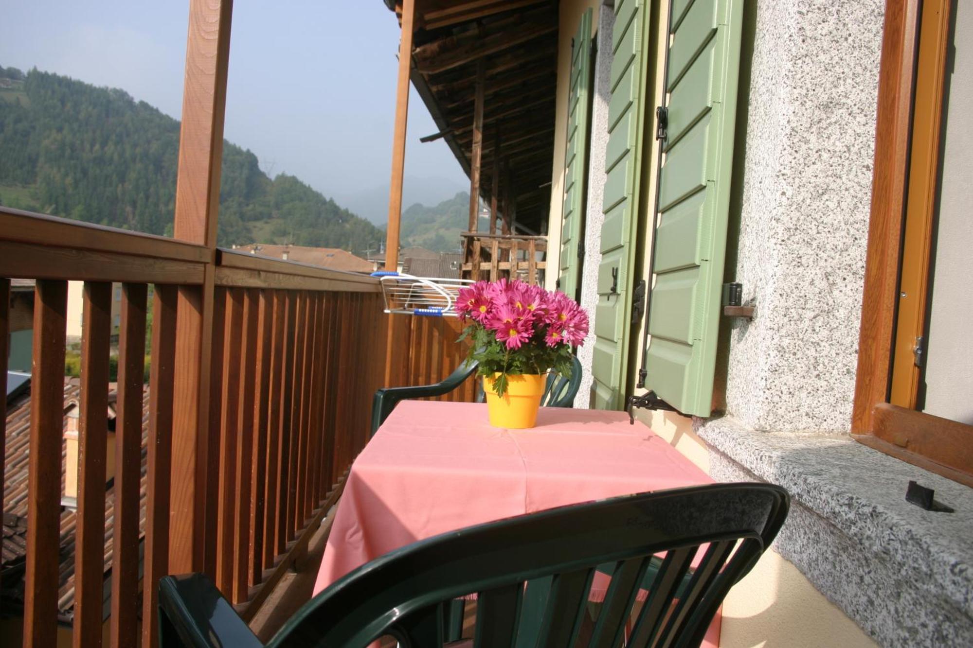 Tiarno di SottoCasa Anitaアパートメント エクステリア 写真
